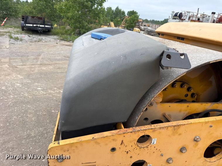 image for item DO8508 20115 Volvo DD140 double drum vibratory roller