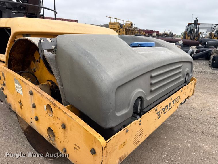 image for item DO8508 20115 Volvo DD140 double drum vibratory roller