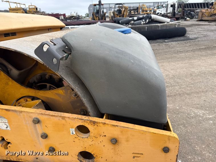 image for item DO8508 20115 Volvo DD140 double drum vibratory roller