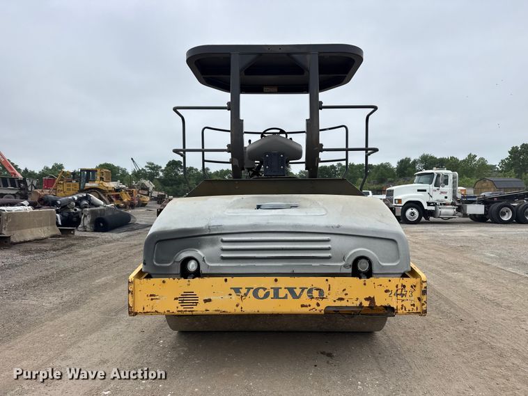 image for item DO8509 2008 Volvo DD138HF double drum vibratory roller