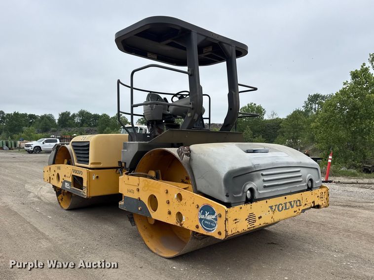 image for item DO8509 2008 Volvo DD138HF double drum vibratory roller