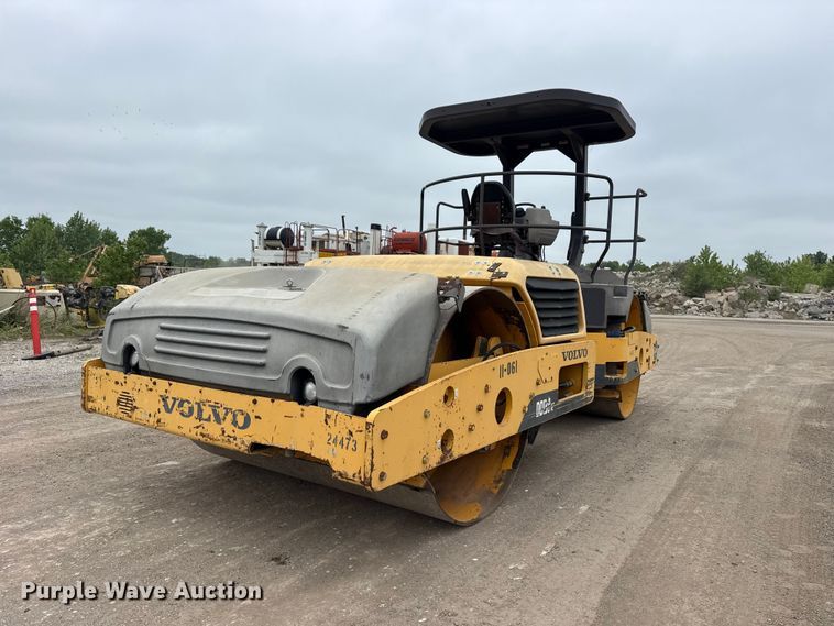 image for item DO8509 2008 Volvo DD138HF double drum vibratory roller