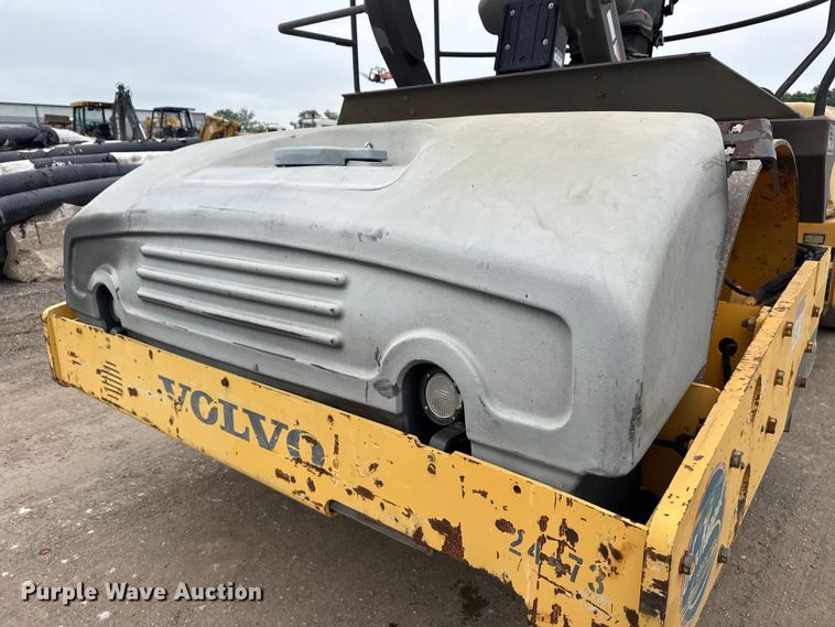 image for item DO8509 2008 Volvo DD138HF double drum vibratory roller