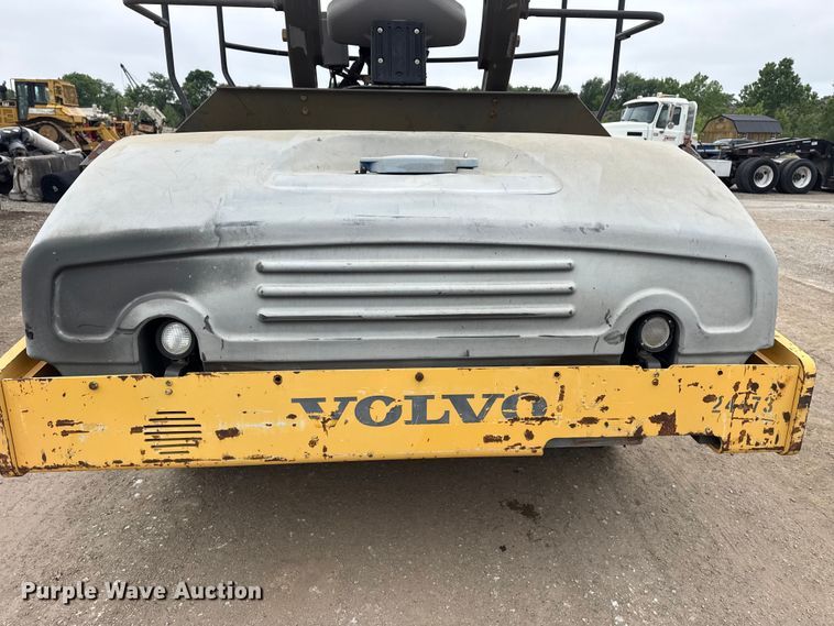 image for item DO8509 2008 Volvo DD138HF double drum vibratory roller