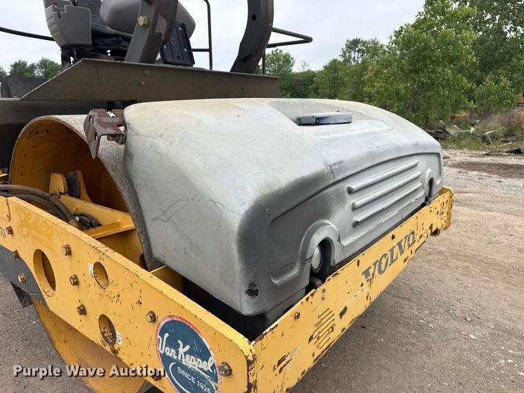 image for item DO8509 2008 Volvo DD138HF double drum vibratory roller