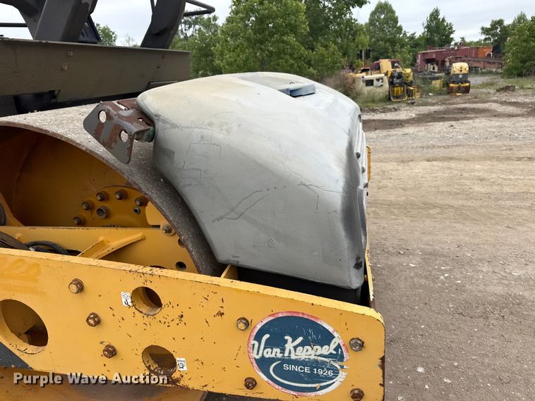 image for item DO8509 2008 Volvo DD138HF double drum vibratory roller