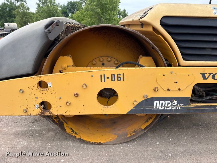 image for item DO8509 2008 Volvo DD138HF double drum vibratory roller