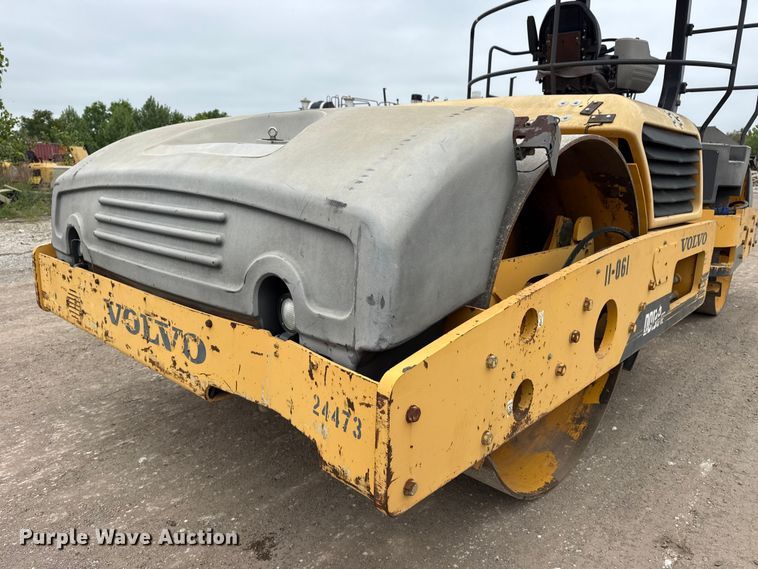 image for item DO8509 2008 Volvo DD138HF double drum vibratory roller