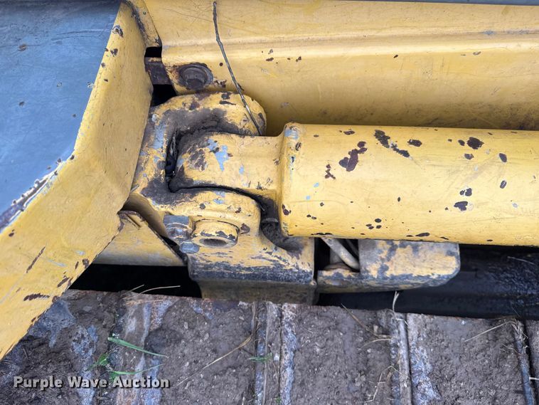 image for item DO8510 1999 Komatsu D41P-6 dozer