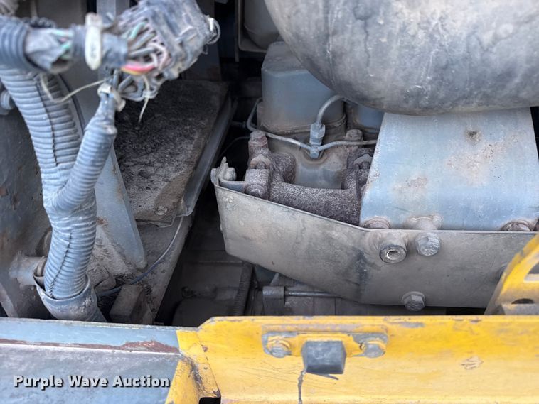image for item DO8510 1999 Komatsu D41P-6 dozer