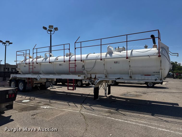 image for item DQ2938 2004 Cusco tank trailer