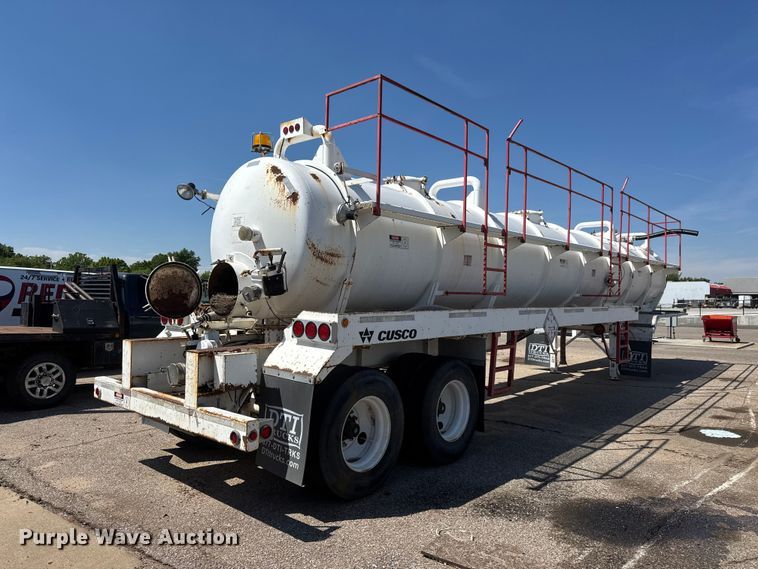 image for item DQ2938 2004 Cusco tank trailer