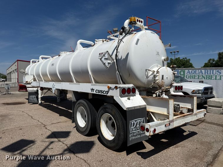 image for item DQ2938 2004 Cusco tank trailer