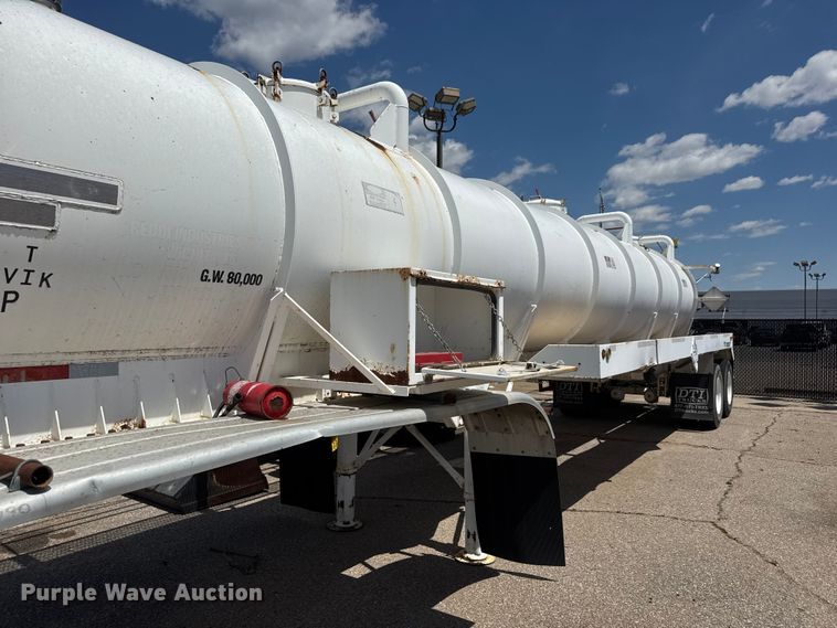 image for item DQ2938 2004 Cusco tank trailer