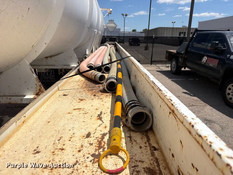image for item DQ2938 2004 Cusco tank trailer