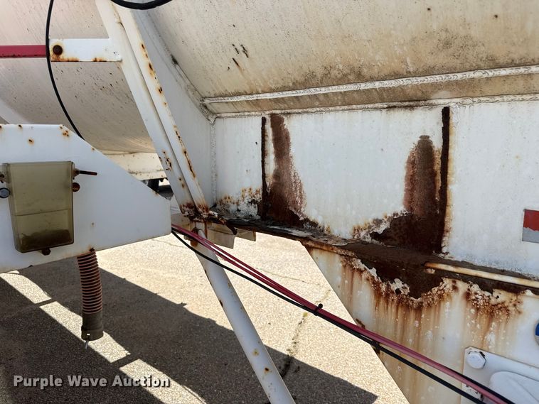image for item DQ2938 2004 Cusco tank trailer
