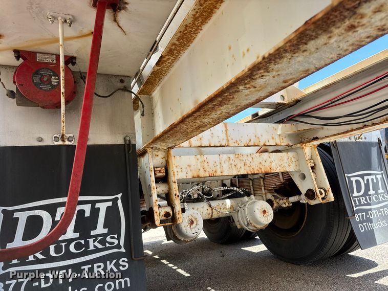 image for item DQ2938 2004 Cusco tank trailer