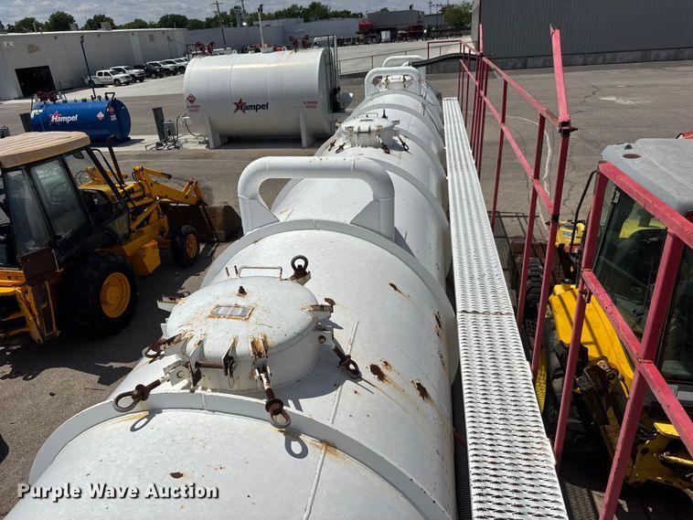 image for item DQ2938 2004 Cusco tank trailer