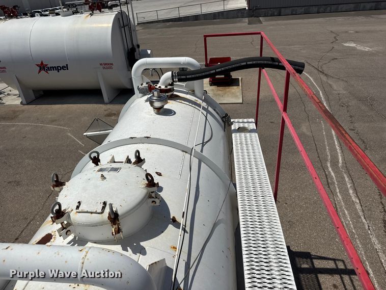 image for item DQ2938 2004 Cusco tank trailer