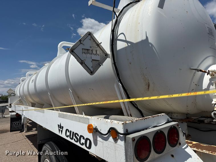image for item DQ2938 2004 Cusco tank trailer