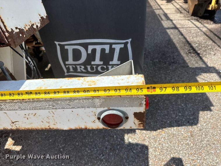image for item DQ2938 2004 Cusco tank trailer