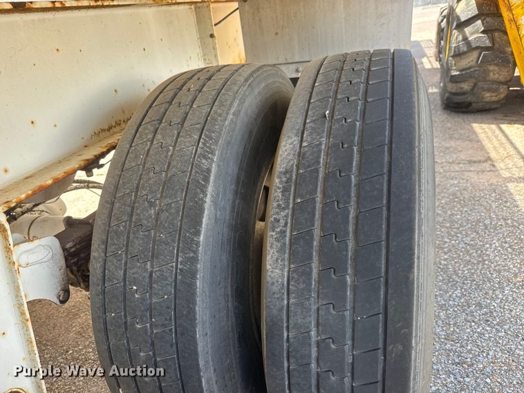 image for item DQ2938 2004 Cusco tank trailer