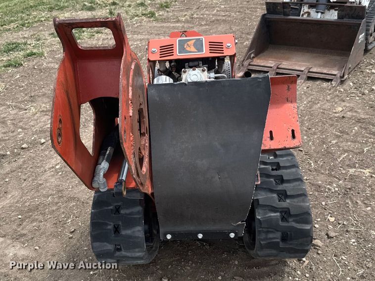 image for item DQ4896 2010 Ditch Witch RT24 trencher