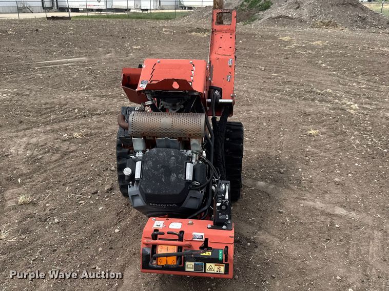 image for item DQ4896 2010 Ditch Witch RT24 trencher