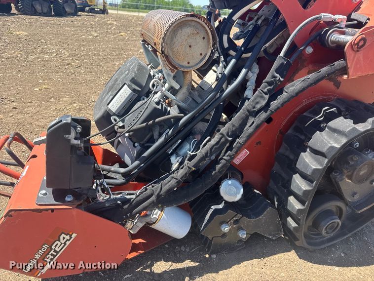 image for item DQ4896 2010 Ditch Witch RT24 trencher