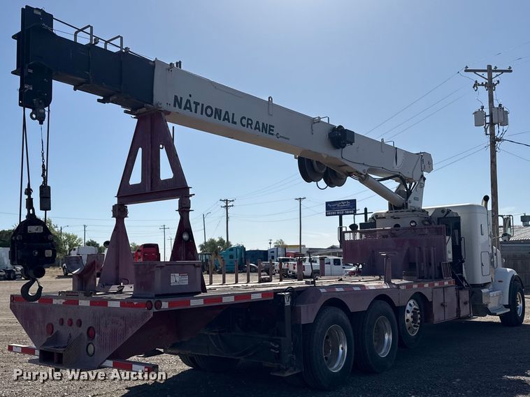 image for item DS6806 2012 Peterbilt 365 crane truck