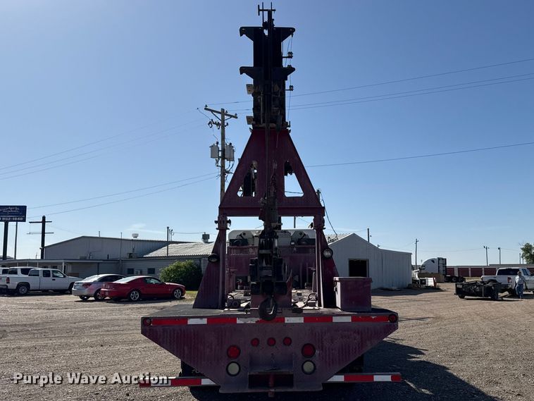 image for item DS6806 2012 Peterbilt 365 crane truck