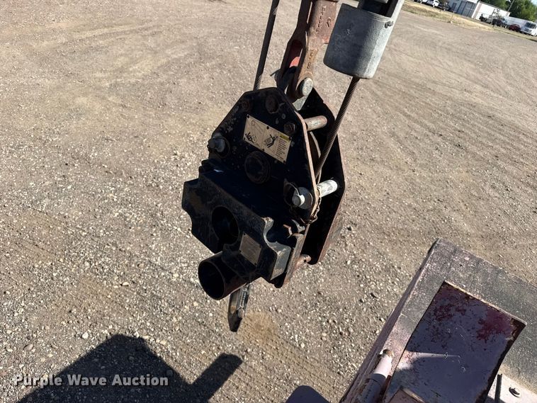 image for item DS6806 2012 Peterbilt 365 crane truck