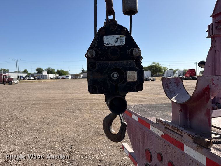 image for item DS6806 2012 Peterbilt 365 crane truck