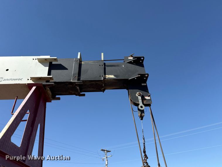 image for item DS6806 2012 Peterbilt 365 crane truck