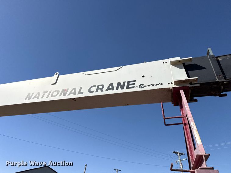 image for item DS6806 2012 Peterbilt 365 crane truck