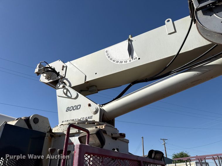 image for item DS6806 2012 Peterbilt 365 crane truck
