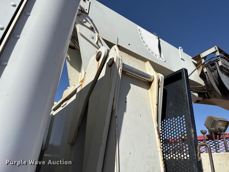 image for item DS6806 2012 Peterbilt 365 crane truck
