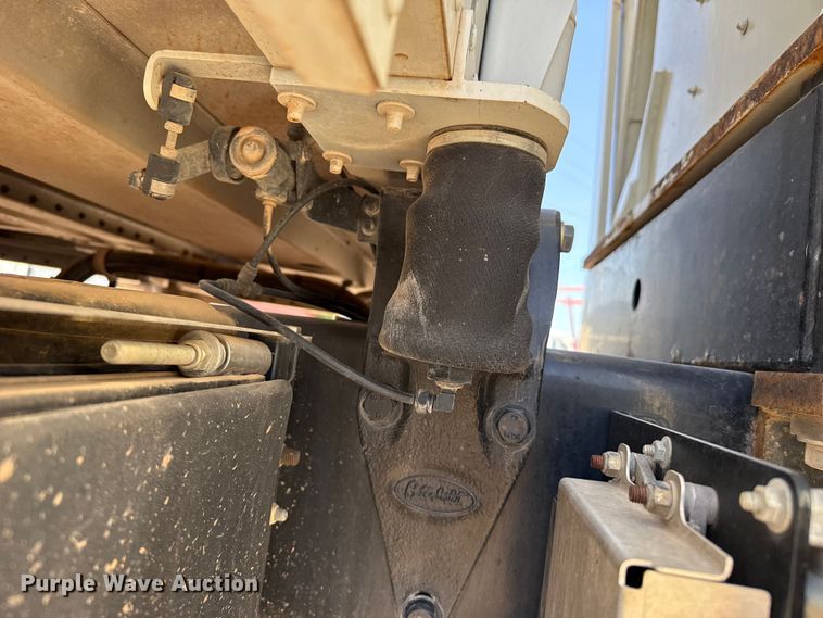 image for item DS6806 2012 Peterbilt 365 crane truck