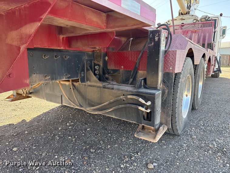 image for item DS6806 2012 Peterbilt 365 crane truck