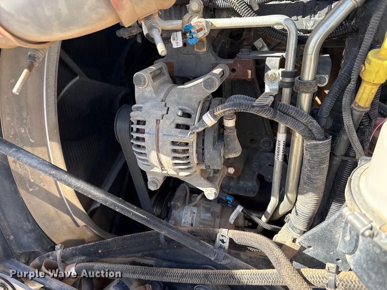 image for item DS6806 2012 Peterbilt 365 crane truck