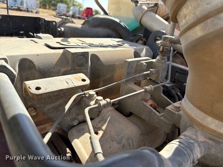 image for item DS6806 2012 Peterbilt 365 crane truck