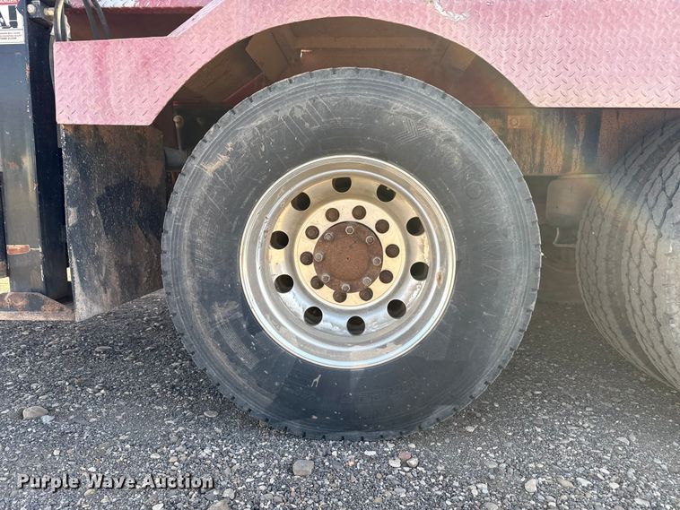 image for item DS6806 2012 Peterbilt 365 crane truck