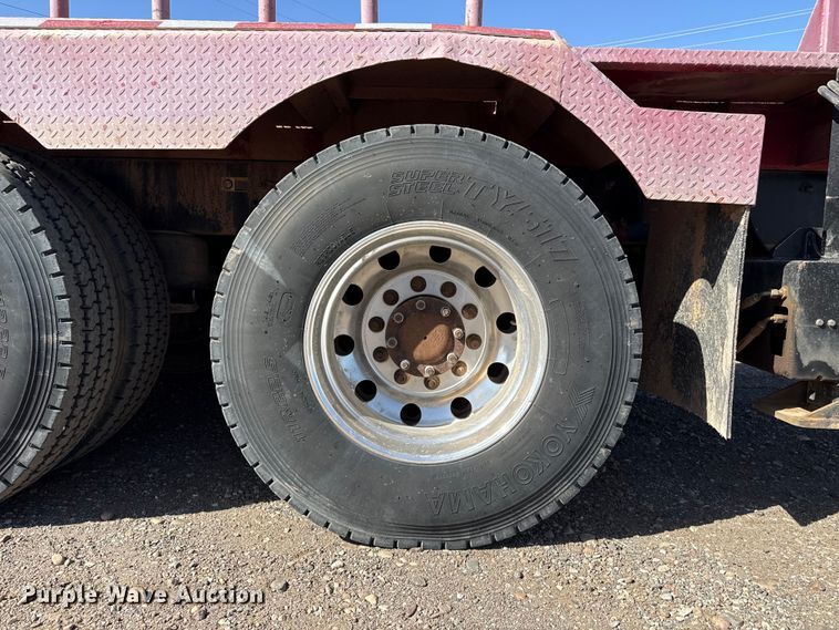 image for item DS6806 2012 Peterbilt 365 crane truck