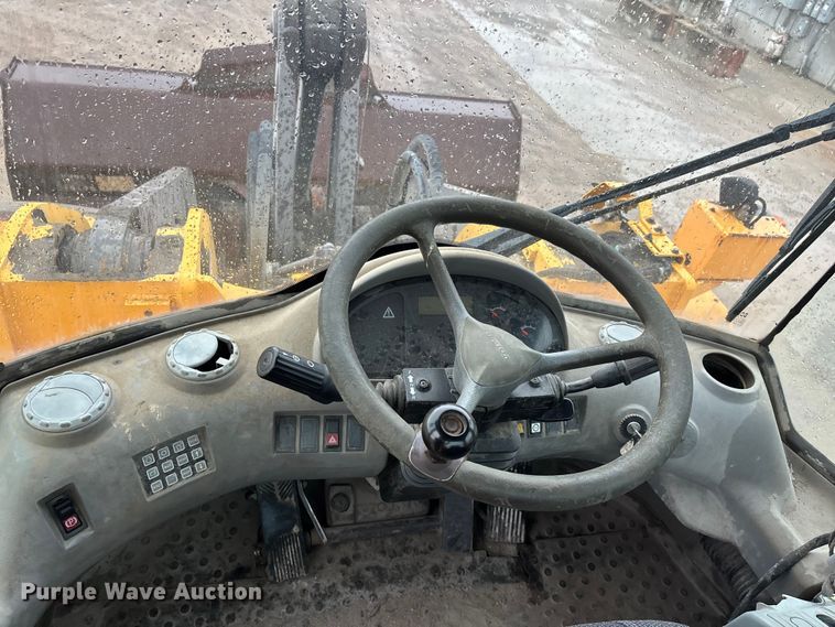 image for item DT0064 2007 Volvo L220E wheel loader