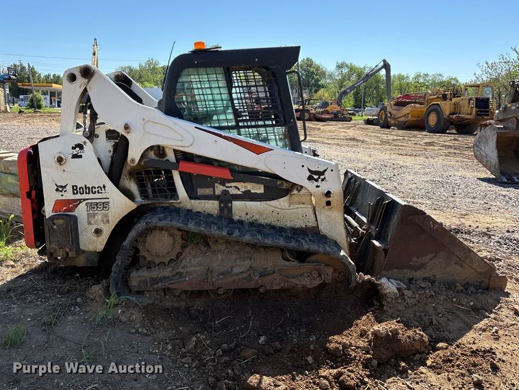 image for item DT0141 2017 Bobcat T595 tracked skid steer loader