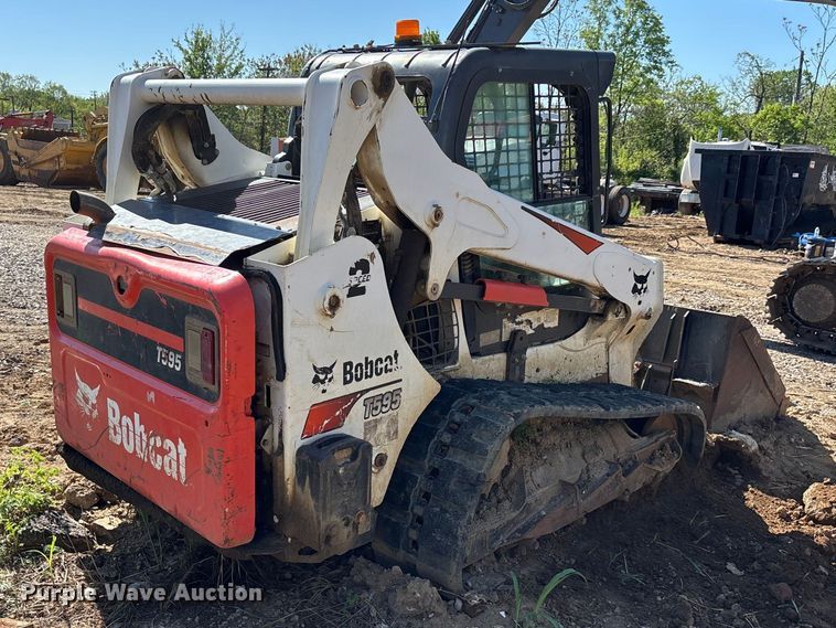 image for item DT0141 2017 Bobcat T595 tracked skid steer loader