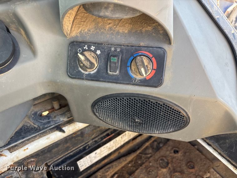 image for item DT0141 2017 Bobcat T595 tracked skid steer loader