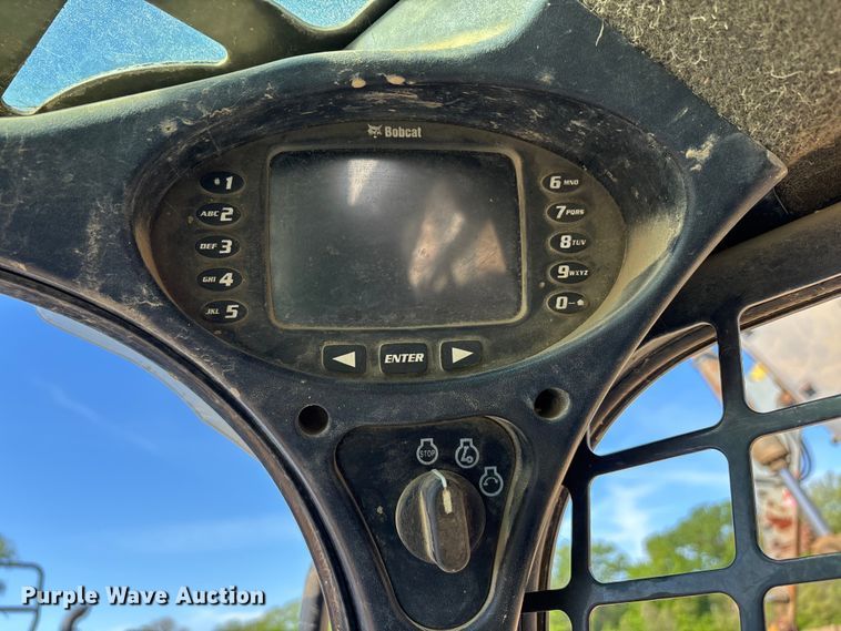 image for item DT0141 2017 Bobcat T595 tracked skid steer loader