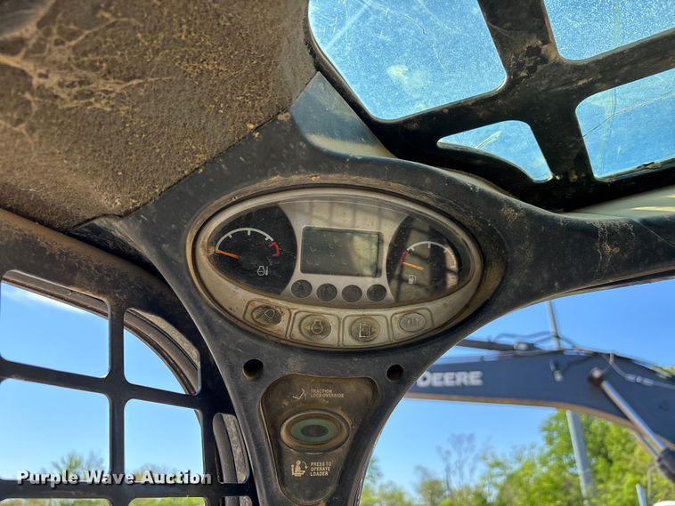 image for item DT0141 2017 Bobcat T595 tracked skid steer loader