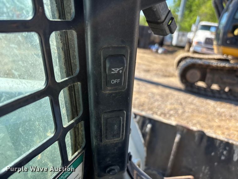 image for item DT0141 2017 Bobcat T595 tracked skid steer loader